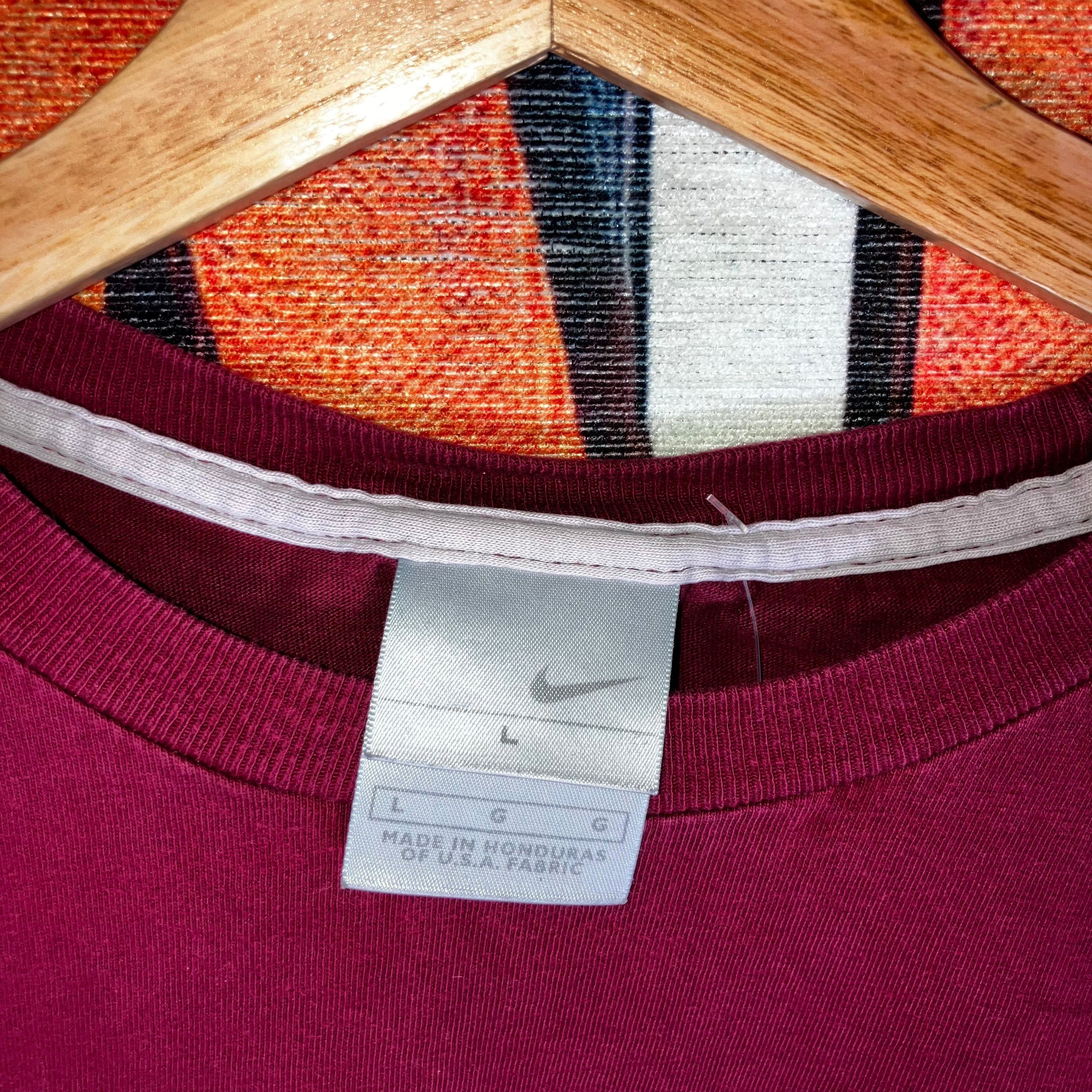 Vintage Y2K Nike Maroon Swoosh Logo Tee Size L Size US L / EU 52-54 / 3 - 3 Thumbnail