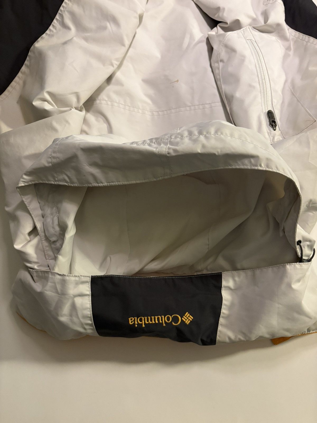 Columbia Columbia puffer with Yellow and grey accents Size US L / EU 52-54 / 3 - 5 Thumbnail