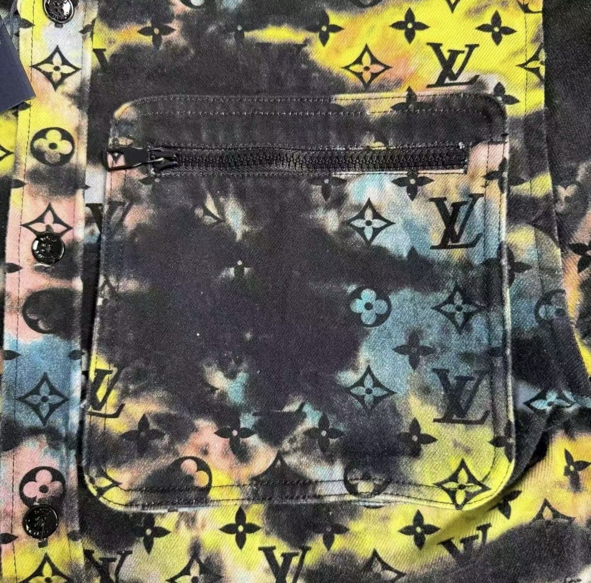 Louis Vuitton Louis Vuitton S Printed Monogram long sleeves Denim Shirt Size US S / EU 44-46 / 1 - 3 Thumbnail