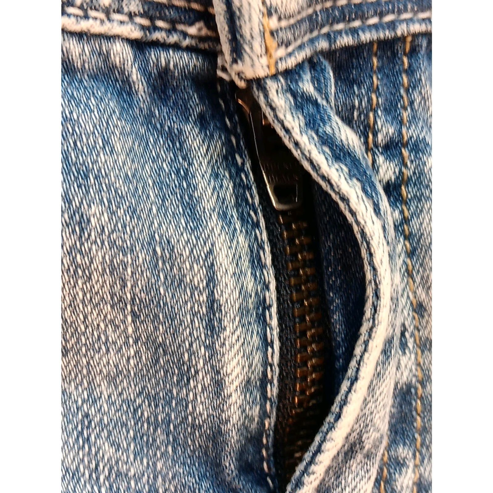 Buckle Black Buckle Black Distressed Denim Shorts Women's 26 Regular Blue Daisy Embroidered Pocket 2.0 Inseam Mid Rise Flat Front Zip Size 26" / US 2 / IT 38 - 4 Thumbnail