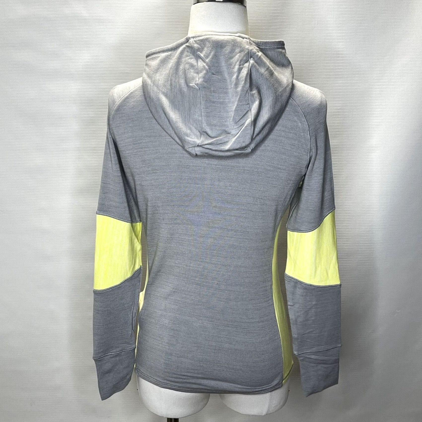 Footjoy FootJoy Womens Golf Hoodie Sweatshirt, Side Zip Pocket Size XS Gray Yellow NEW Size XS / US 0-2 / IT 36-38 - 4 Thumbnail