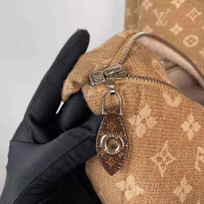 Louis Vuitton Louis Vuitton Grace Coddington Monogram FW25 Cat Collectio Size S / US 4 / IT 40 - 5 Thumbnail