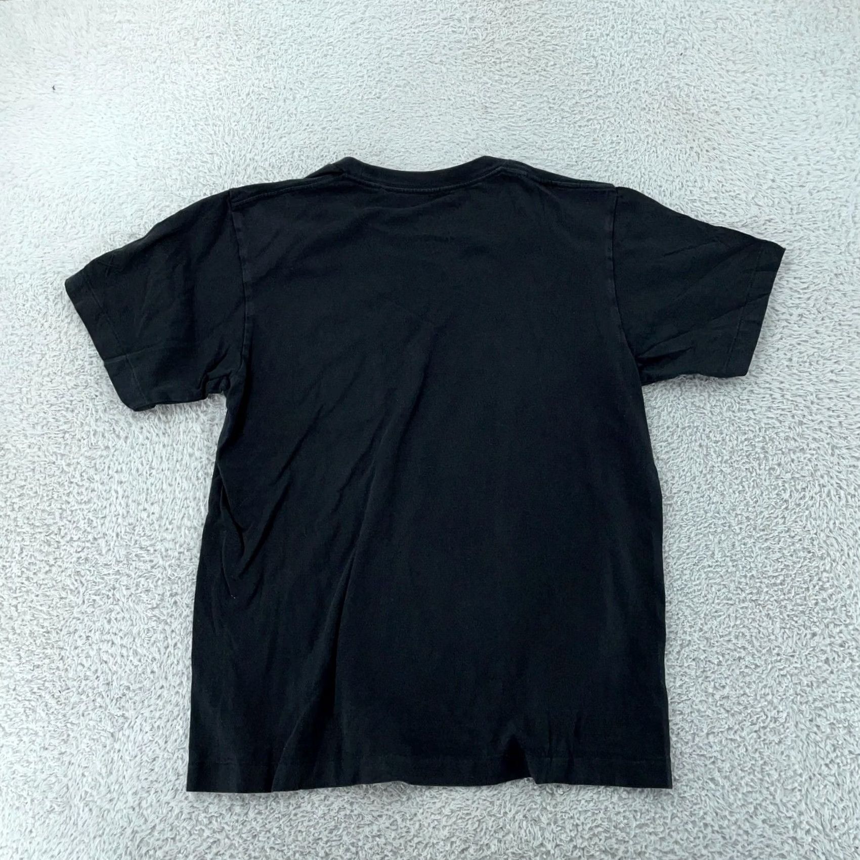 Uniqlo KAWS x Peanuts Shirt XS Black Uniqlo UT Snoopy Embroidered Pocket Tee Size US XS / EU 42 / 0 - 5 Thumbnail