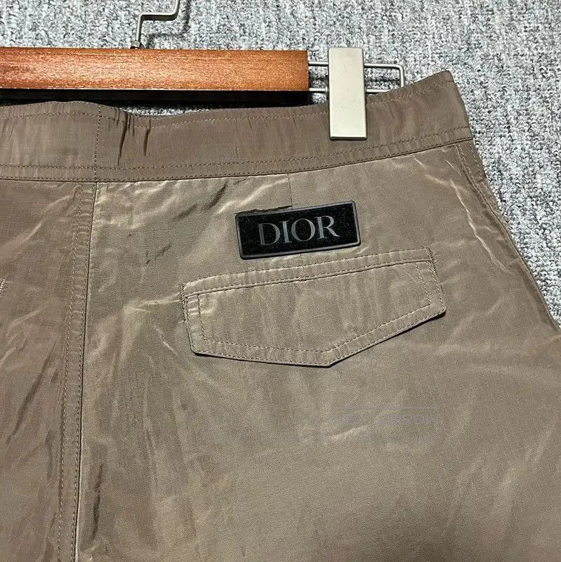 Dior Dior Khaki Men's Shorts for Spring and Autumn . Size US 27 - 4 Thumbnail