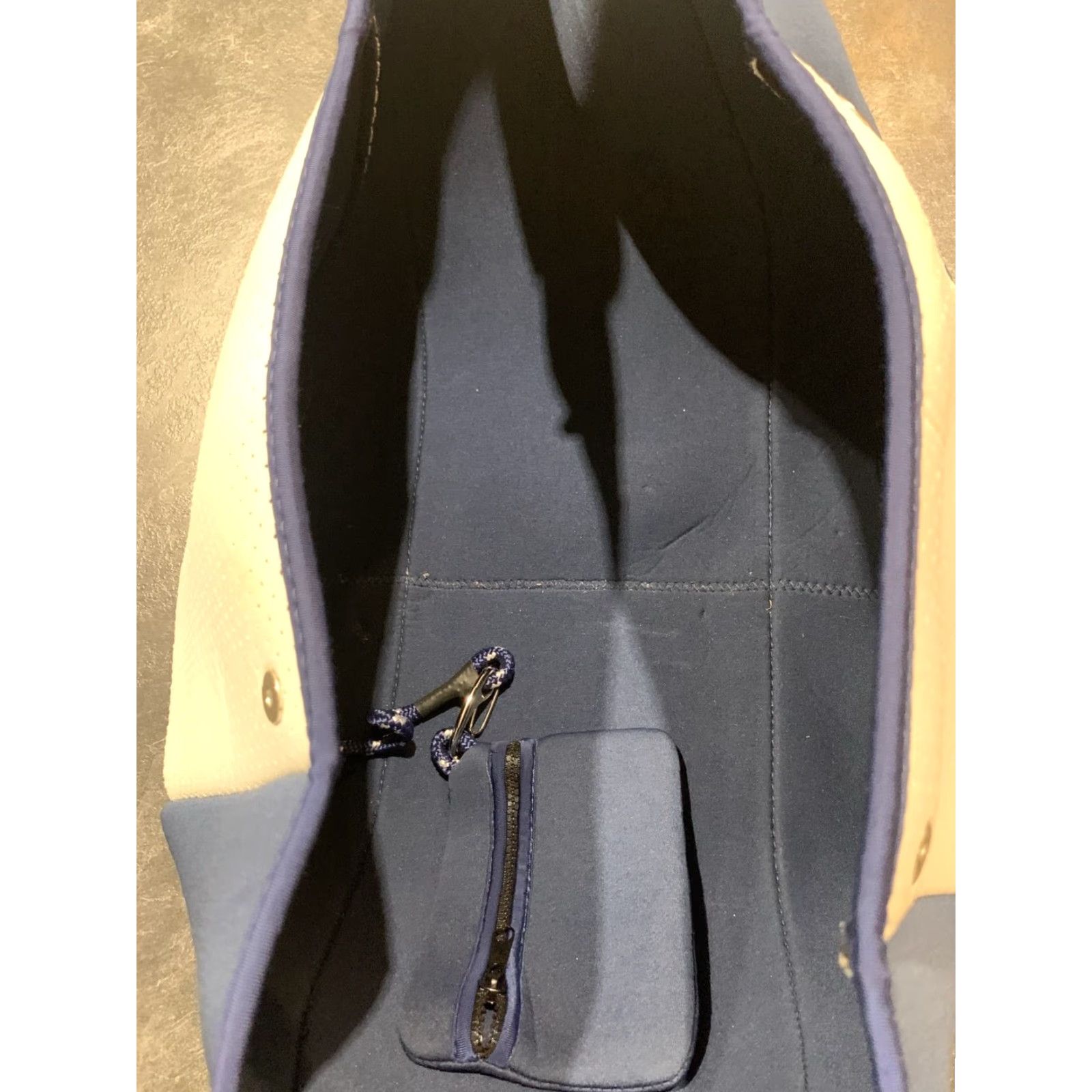 Vintage VINTAGE Ah Dorned Large Navy Neoprene Star Tote Bag for Women Size ONE SIZE - 2 Thumbnail