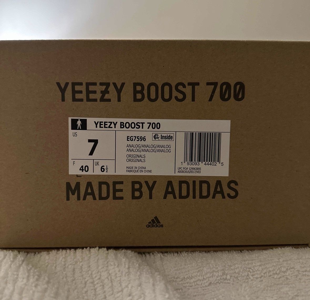 Yeezy Yeezy 700 ‘Analog’ Size US 7 / EU 40 - 5 Thumbnail