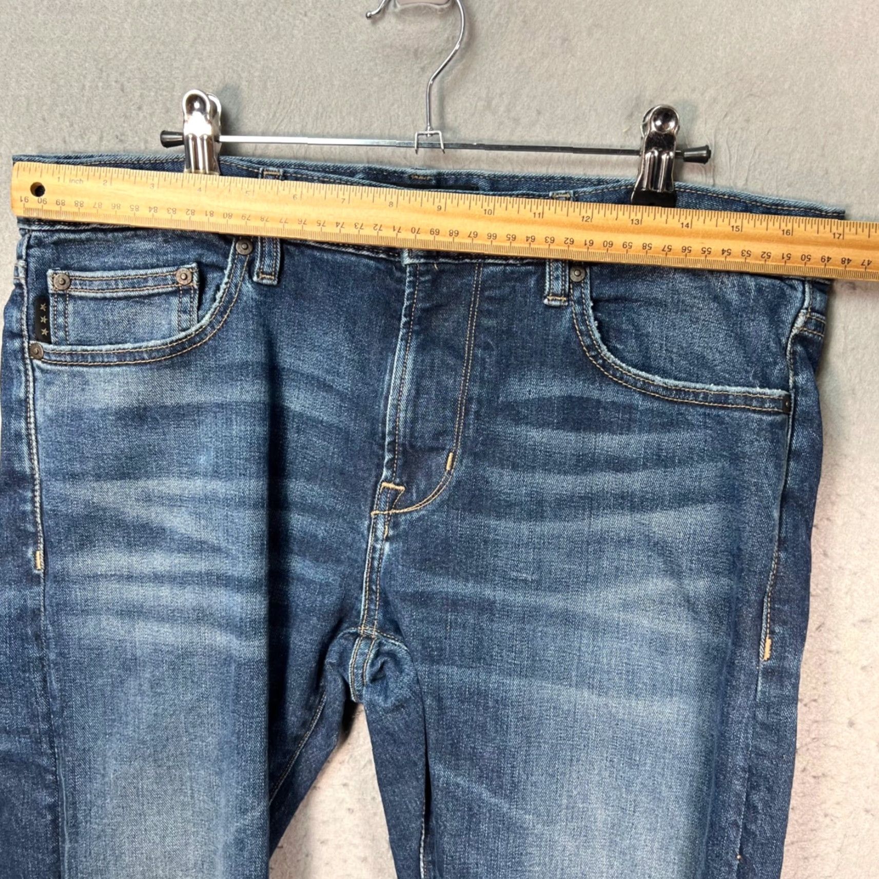 John Varvatos John Varvatos Jeans Skinny Distressed 33 Mens Blue Denim 5-Pocket Unwashed Vintage No N/A Size US 33 - 7 Thumbnail
