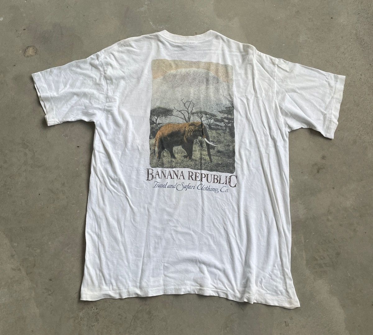 Banana Republic × Vintage VINTAGE BANANA REPUBLIC POCKET TEE ELEPHANT Size US XL / EU 56 / 4 - 1 Thumbnail