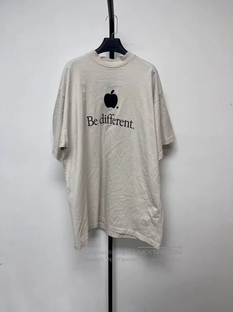 Balenciaga Balenciaga Letter Apple Logo Printed Loose Short Sleeve T- Size US M / EU 48-50 / 2 - 1 Thumbnail