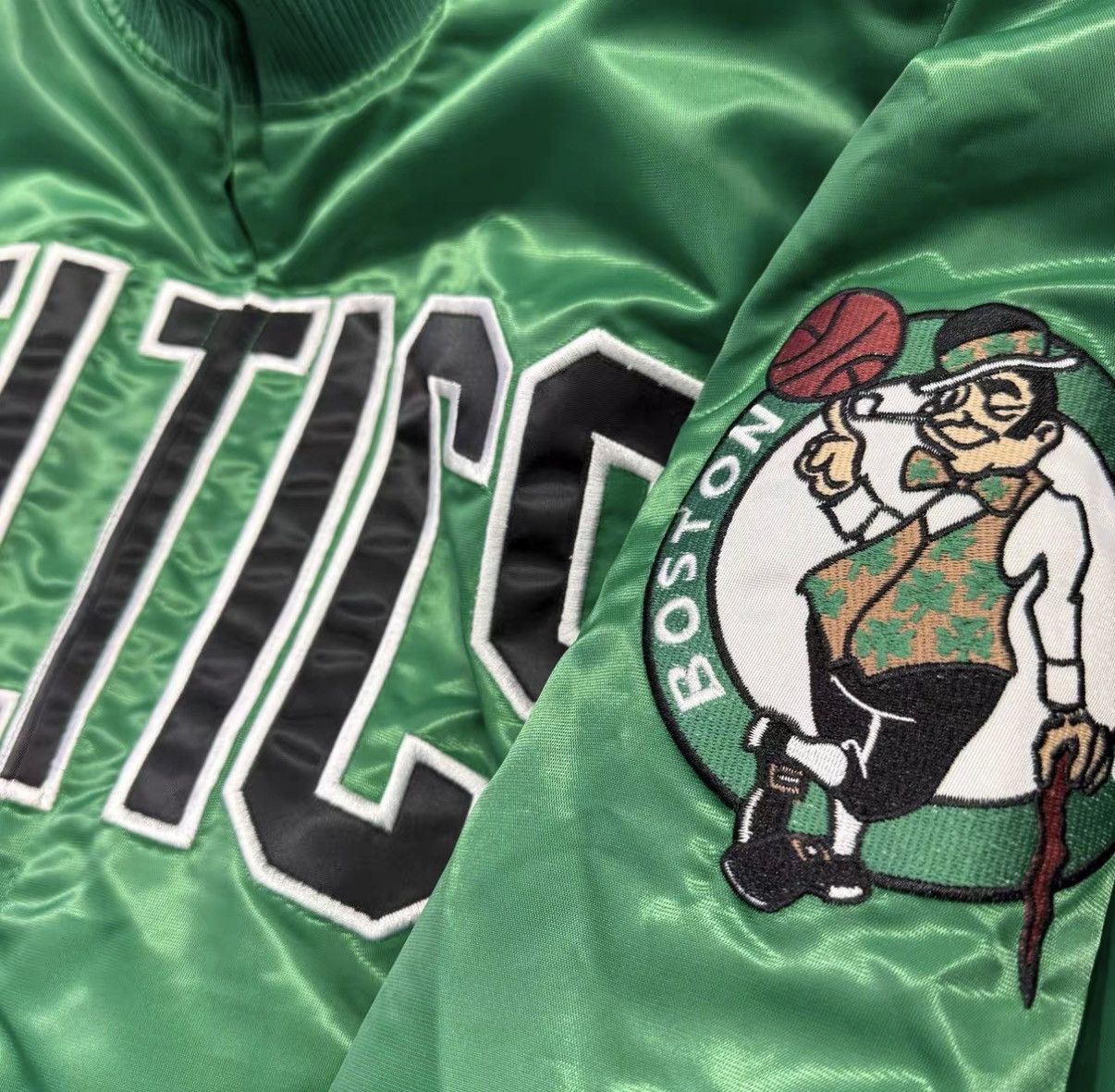 Starter STARTER x NBA Boston Celtics Satin Baseball Jacket J32 Size US M / EU 48-50 / 2 - 3 Thumbnail