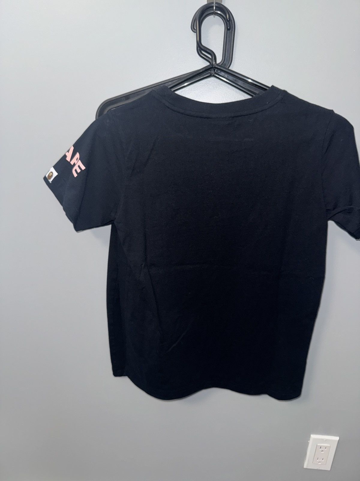 Bape Bape black tee with baby pink A Bathing Ape logo written Size XS / US 0-2 / IT 36-38 - 7 Thumbnail