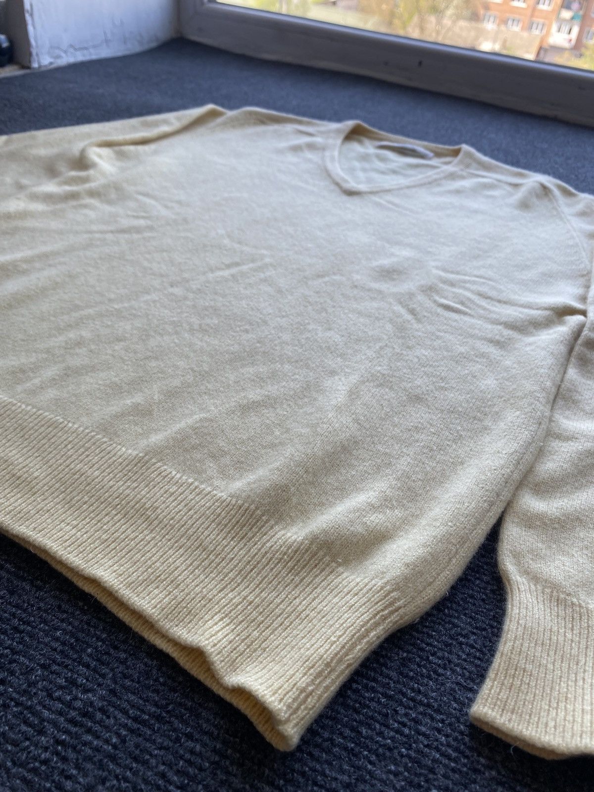 Pringle Of Scotland 🔥Pringle Scotland Cashmere Rare V neck sweater Size US L / EU 52-54 / 3 - 13 Thumbnail
