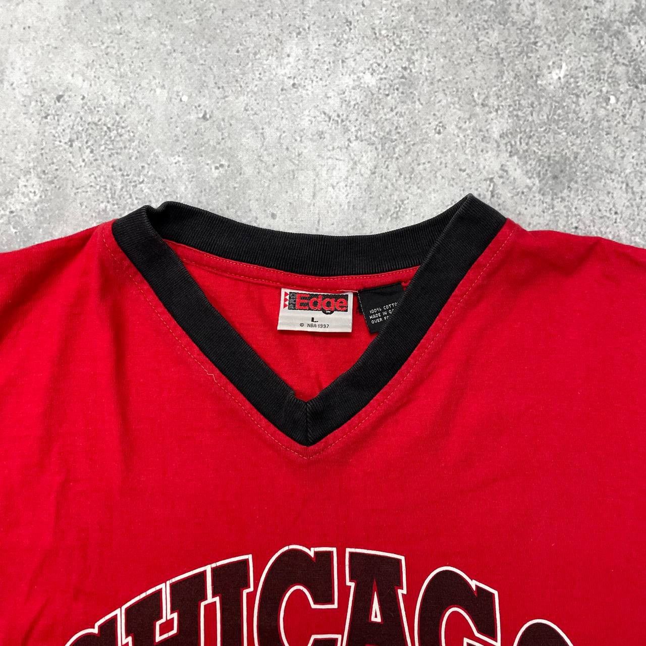 NBA × Vintage Vintage 90s Chicago Bulls NBA Edge V-Neck T Shirt Size US L / EU 52-54 / 3 - 4 Thumbnail