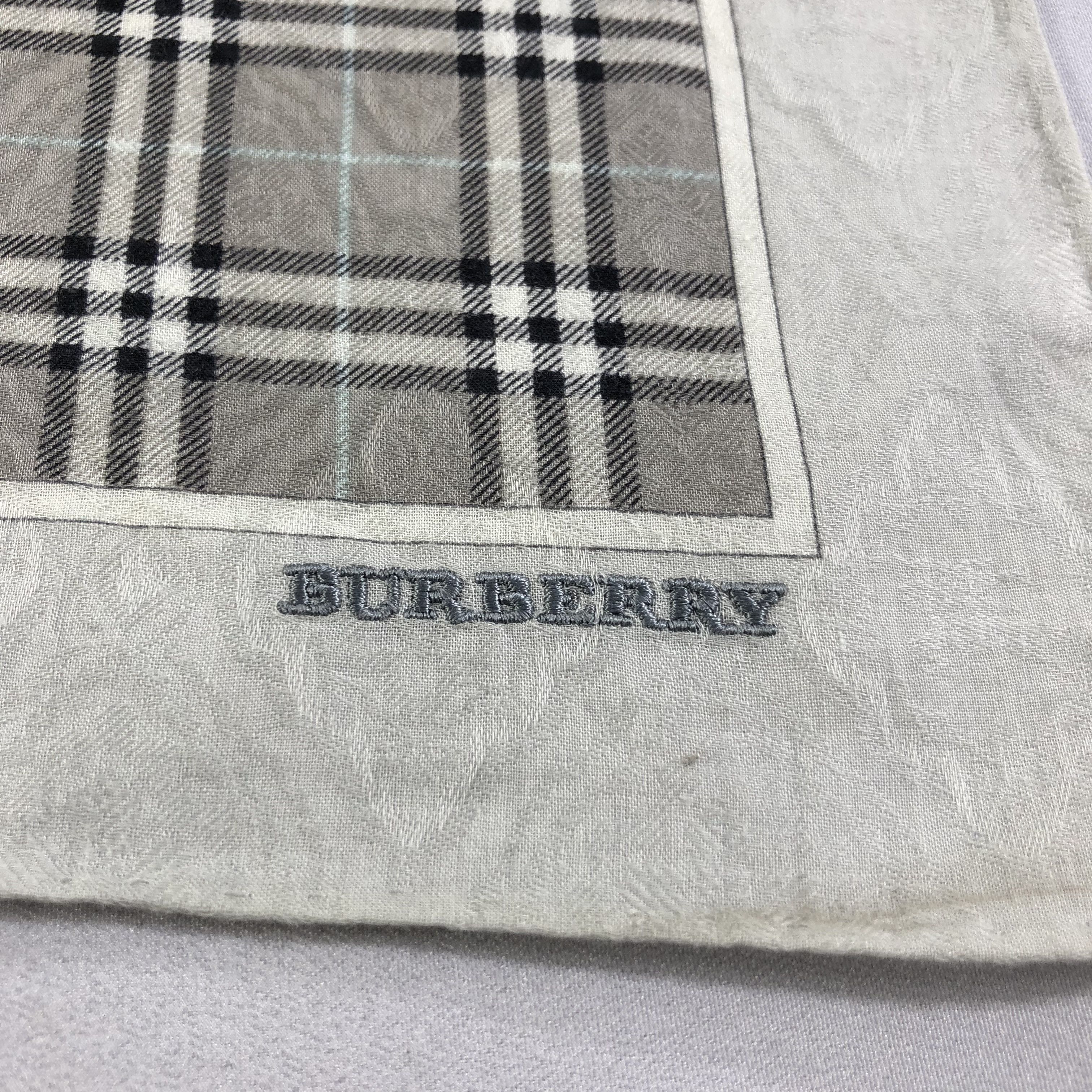 Burberry Burberry Hand Rolled Handkerchief Neckerchief Bandana H1722 Size ONE SIZE - 4 Thumbnail