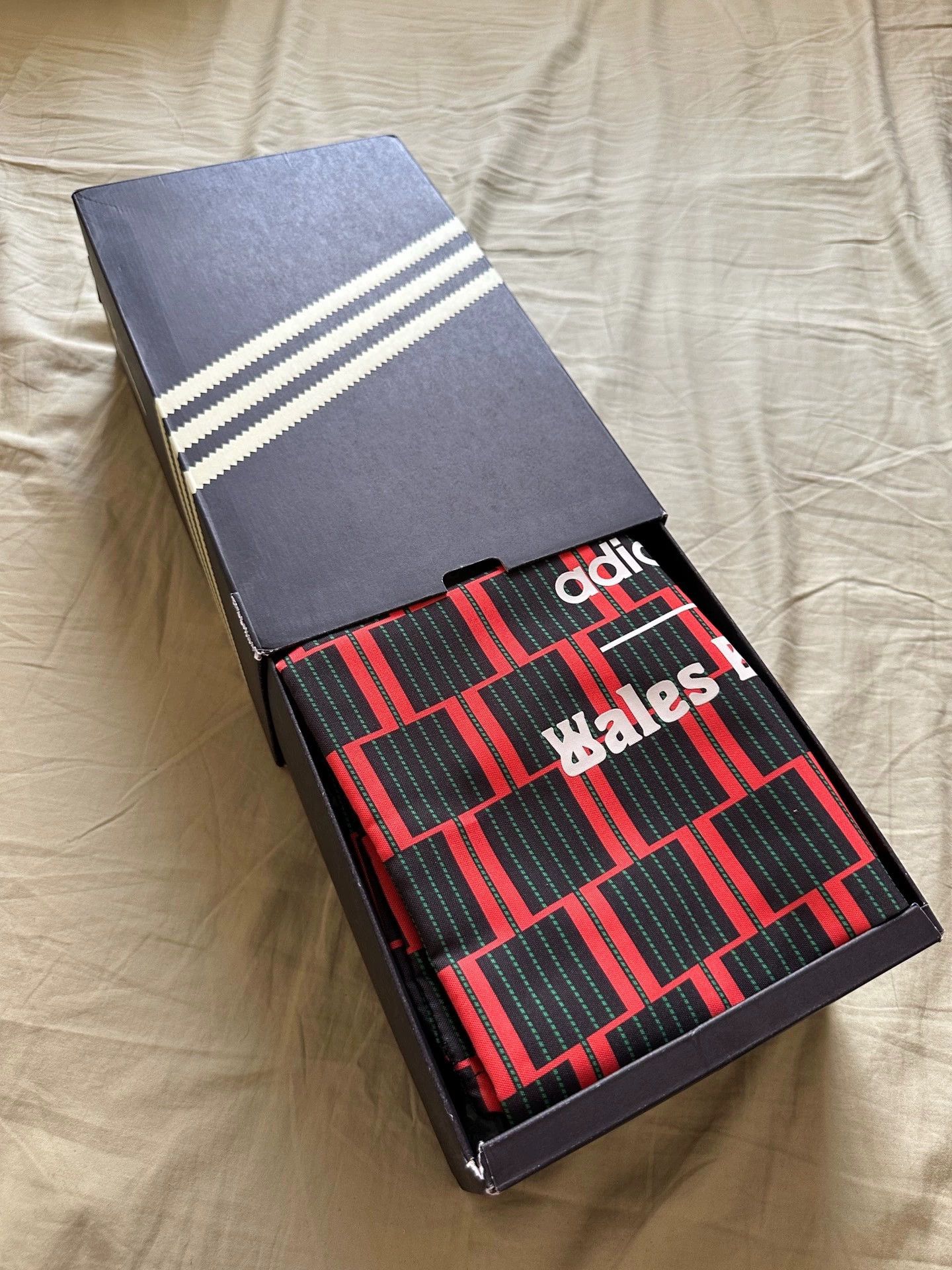 Wales Bonner Wales Bonner x adidas Samba Liquid Silver Super 44 Size US 10 / EU 43 - 3 Thumbnail