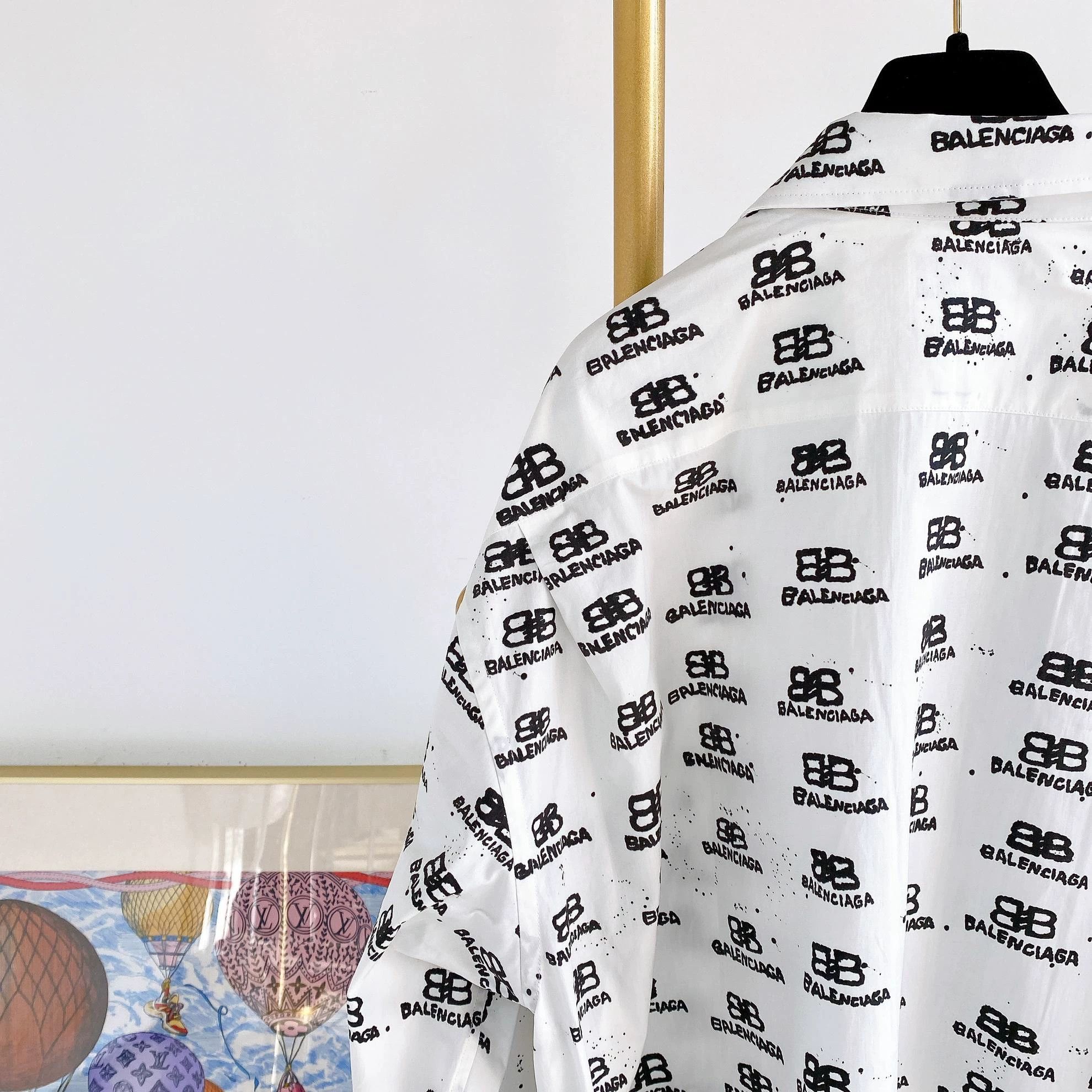 Balenciaga Balenciaga White Full Logo Shirt 48 Size US M / EU 48-50 / 2 - 5 Thumbnail