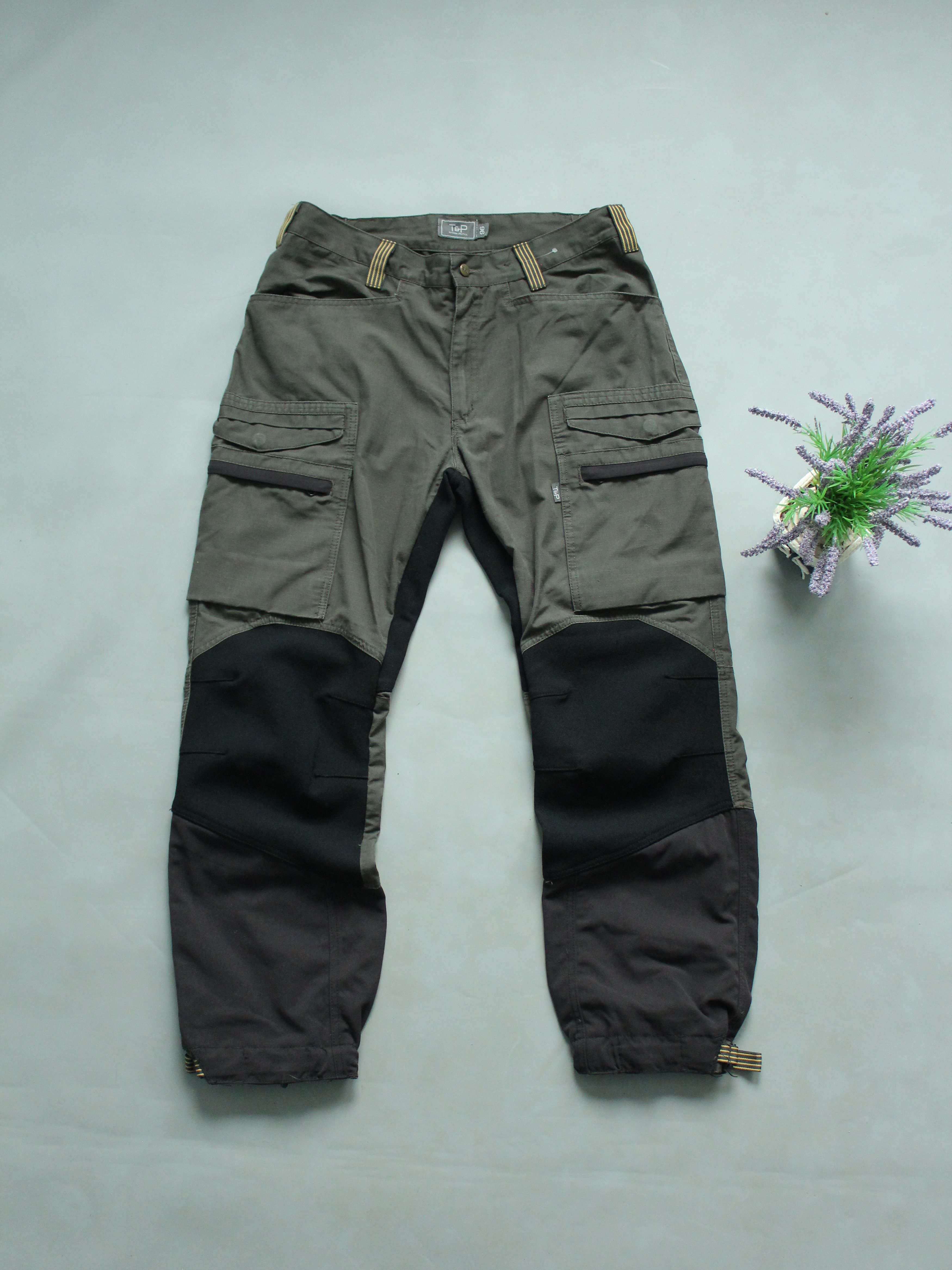 Vintage Mens Outdoor trekking pants ventilated cargo 48 M vintage Size US 32 / EU 48 - 1 Thumbnail