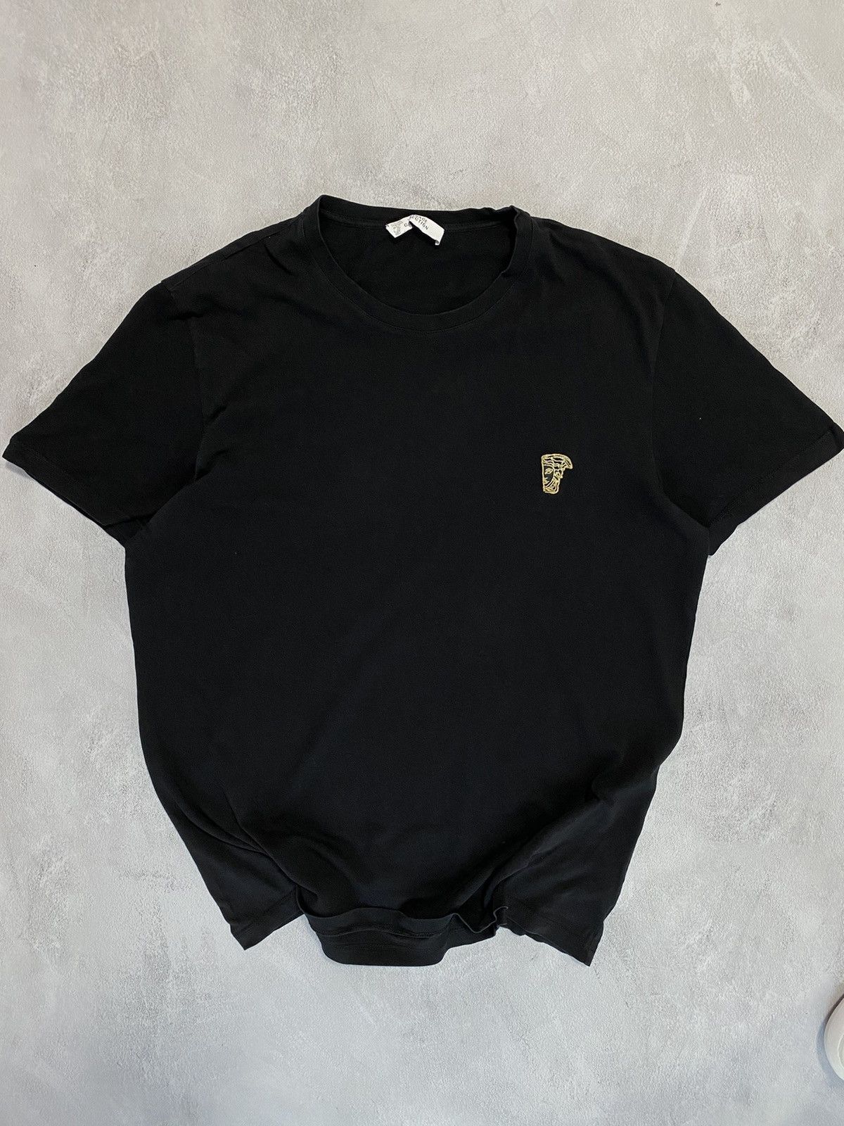 Designer 🙈 Vintage T Shirt Versace Knit Mini Logo Size US M / EU 48-50 / 2 - 1 Thumbnail