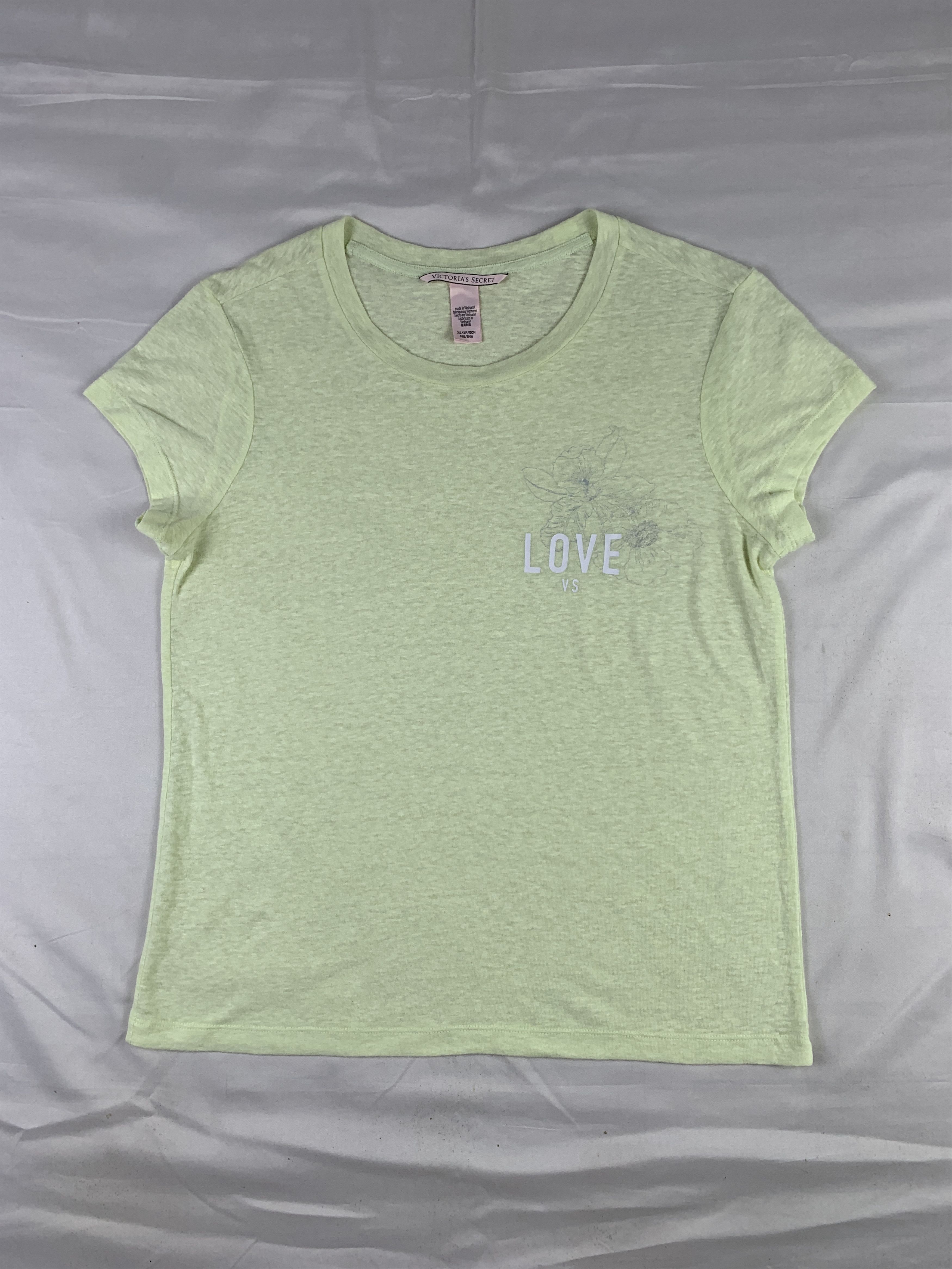 Victoria's Secret Victoria's Secret Soft Green Flower Tee (Fit M) Size M / US 6-8 / IT 42-44 - 1 Thumbnail