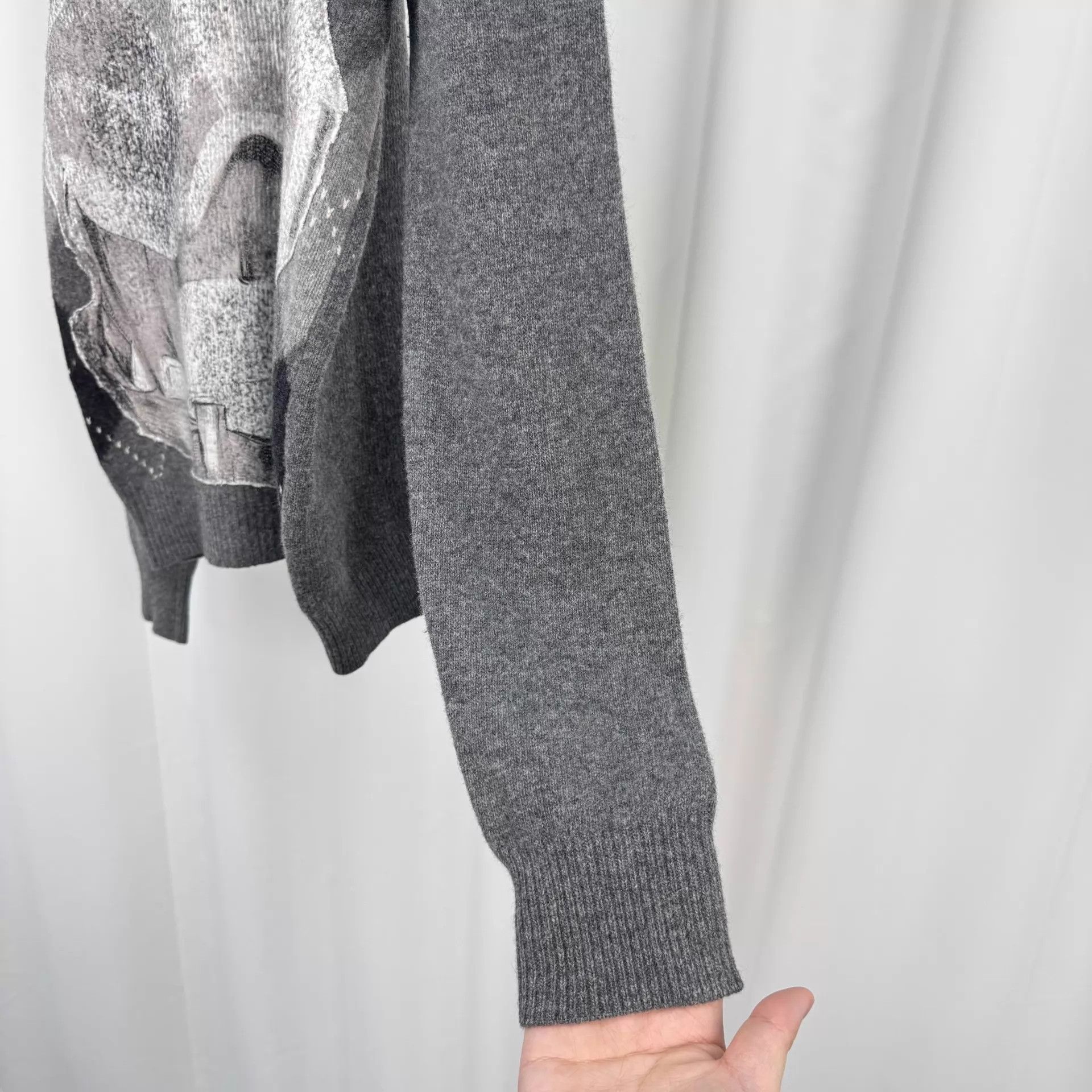 Moncler Moncler Embroidered Logo Wool Knit Sweater L 95new Size L / US 10 / IT 46 - 4 Thumbnail