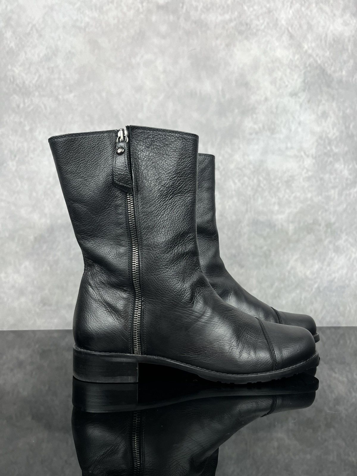 Stuart Weitzman Stuart Weitzman Black Leather Cap Toe Ankle Boots | EU 37.5 Size US 6.5 / IT 36.5 - 2 Thumbnail