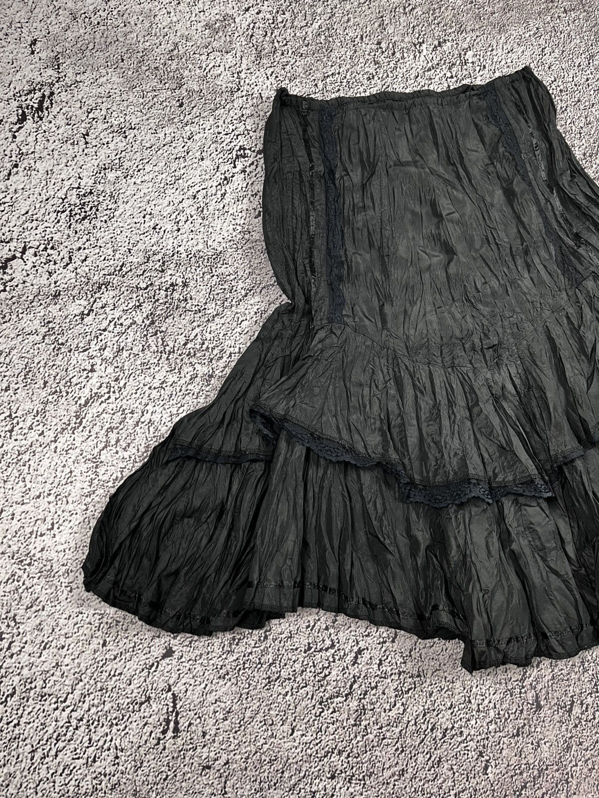 Vintage 90s pleated midi flared skirt gothic style