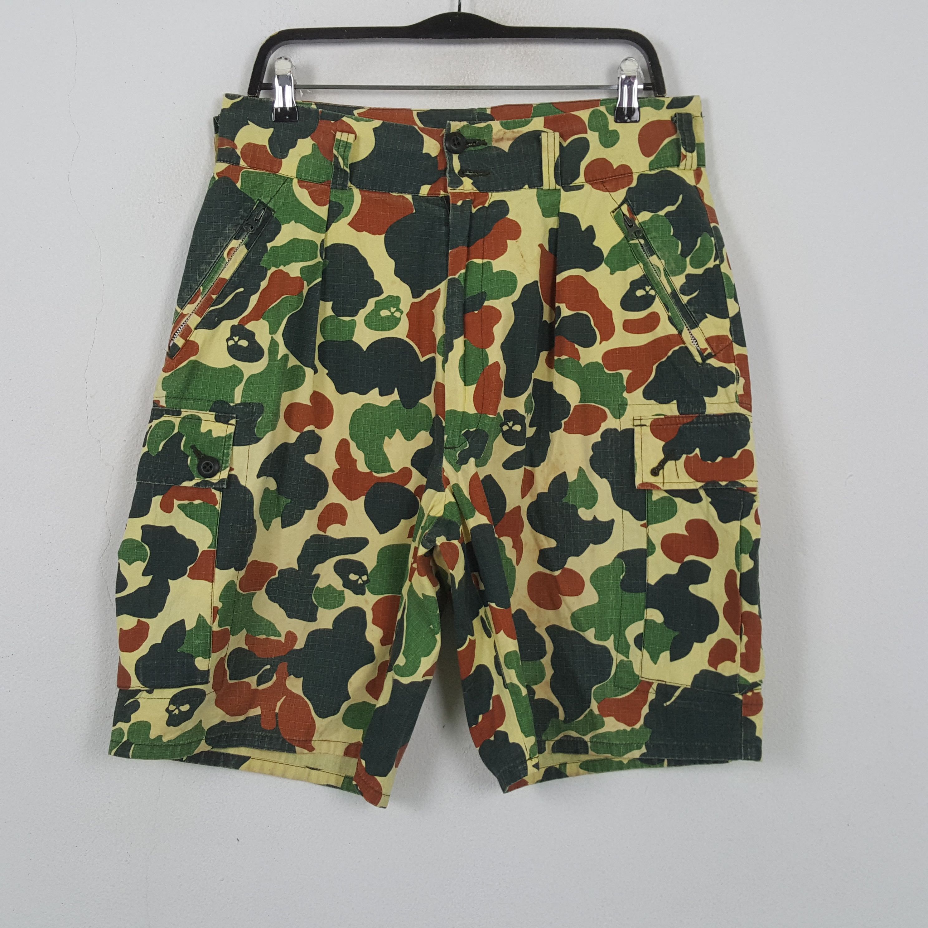 Japanese Brand Military Camo Design Style Short Pants RR11 Size US 32 / EU 48 - 1 Thumbnail