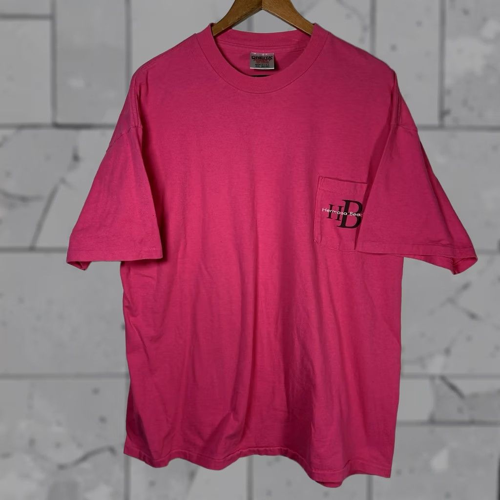 Vintage VINTAGE Oneita Hermosa Beach Pink Pocket Tee Mens XXL USA SINGLE STITCH T-Shirt Pocket Pink USA Mens 2XL Ladies? Size US XXL / EU 58 / 5 - 1 Thumbnail