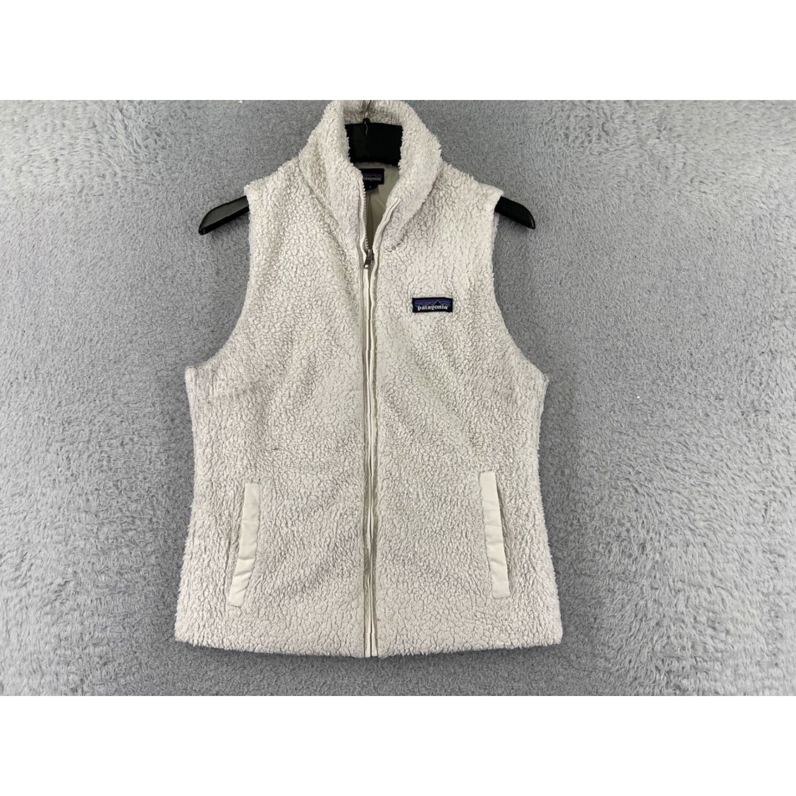 Patagonia Patagonia Vest Womens Small White 100% Polyester Fleece Full Zip Deep Pile Size S / US 4 / IT 40 - 2 Thumbnail