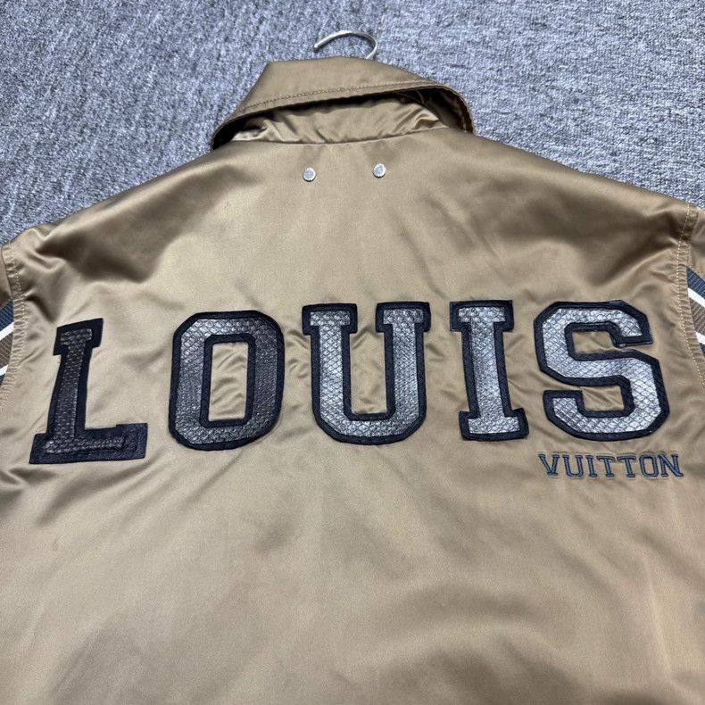 Louis Vuitton Louis Vuitton Show style snakeskin monogrammed jacket 2501- Size US M / EU 48-50 / 2 - 5 Thumbnail