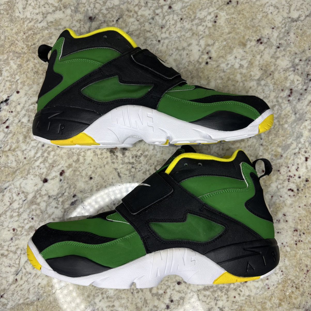 Nike Size 12-Nike Diamond Turf Oregon Ducks light use no box Size US 12 / EU 45 - 2 Thumbnail