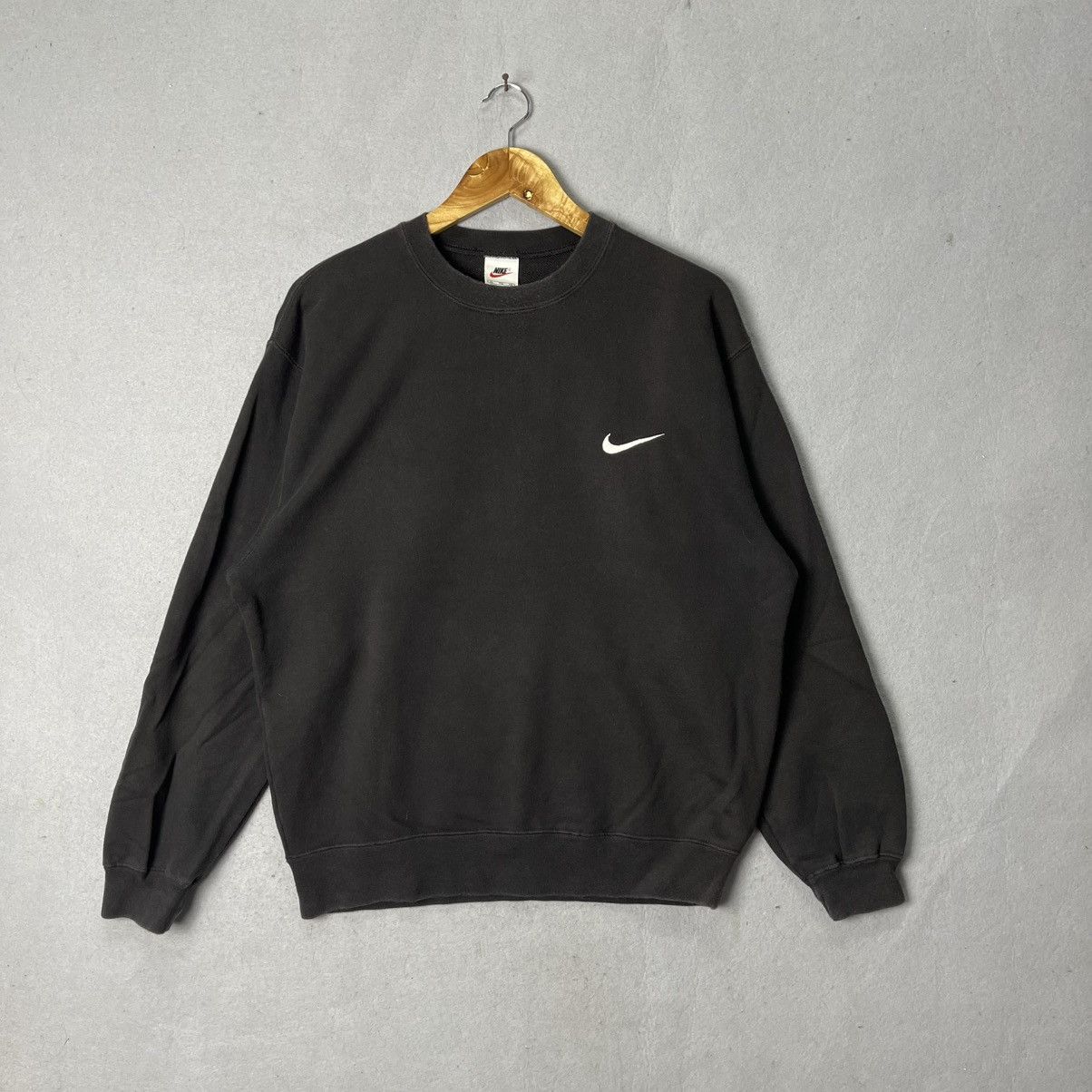 Nike 2000s Nike Mini Swoosh Crewneck Sweatshirt Size US XL / EU 56 / 4 - 1 Thumbnail