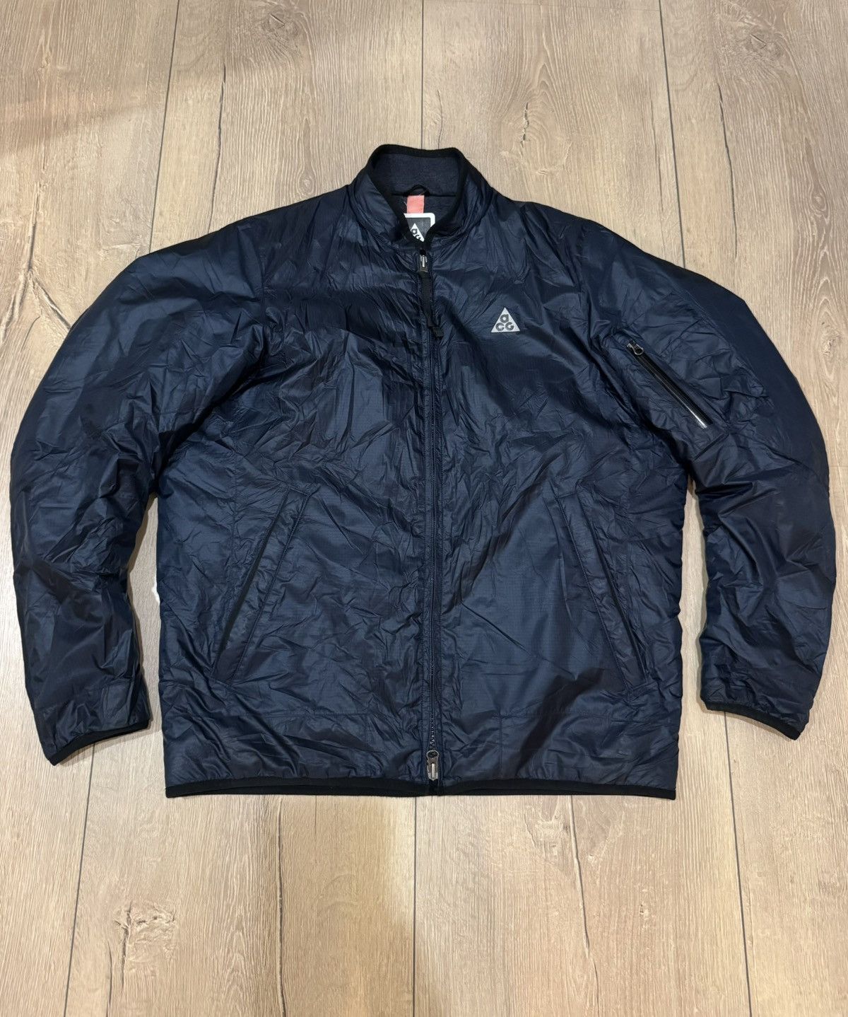 値下げNikeLab ACG BOMBER JACKET ネイビー　Mサイズ NikeLab ACG BOMBER JACKET ネイビーMサイズ