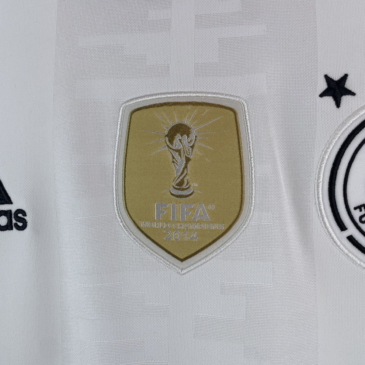 Adidas Germany Adidas Genuine Home Jersey Shirt 2015/2016 size M Size US M / EU 48-50 / 2 - 3 Thumbnail