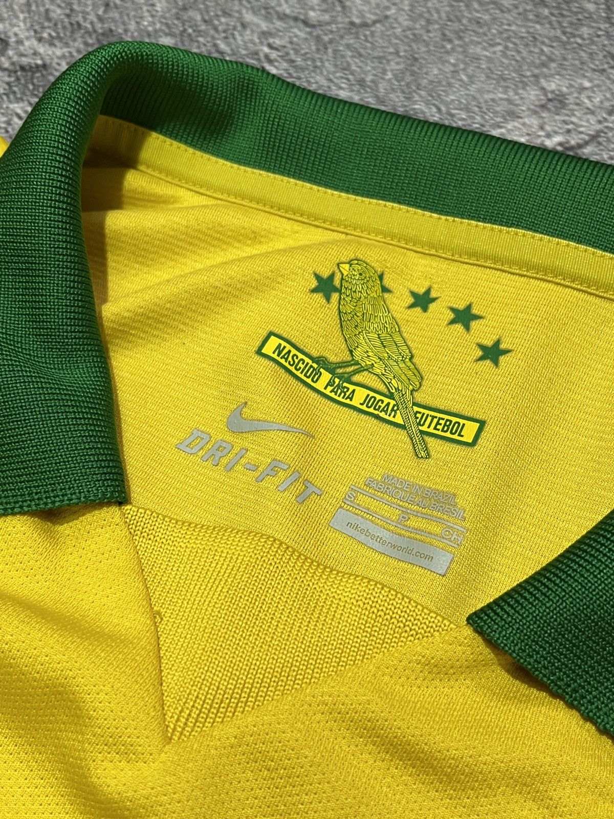 Nike Vintage Nike Brasil Brazil soccer jersey size S Size US S / EU 44-46 / 1 - 4 Thumbnail