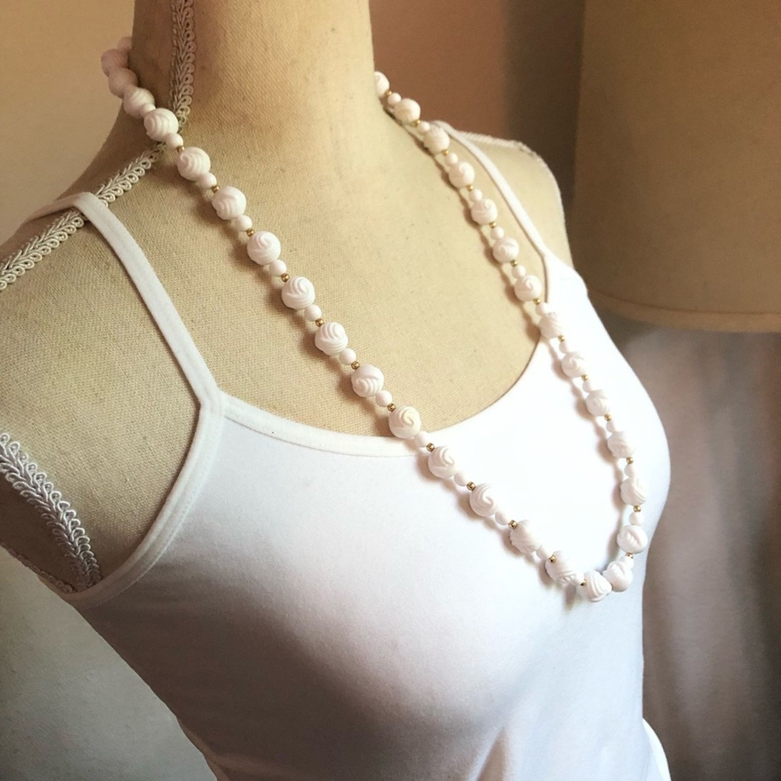 Vintage Vintage 70s white rose bead necklace Size ONE SIZE - 3 Thumbnail