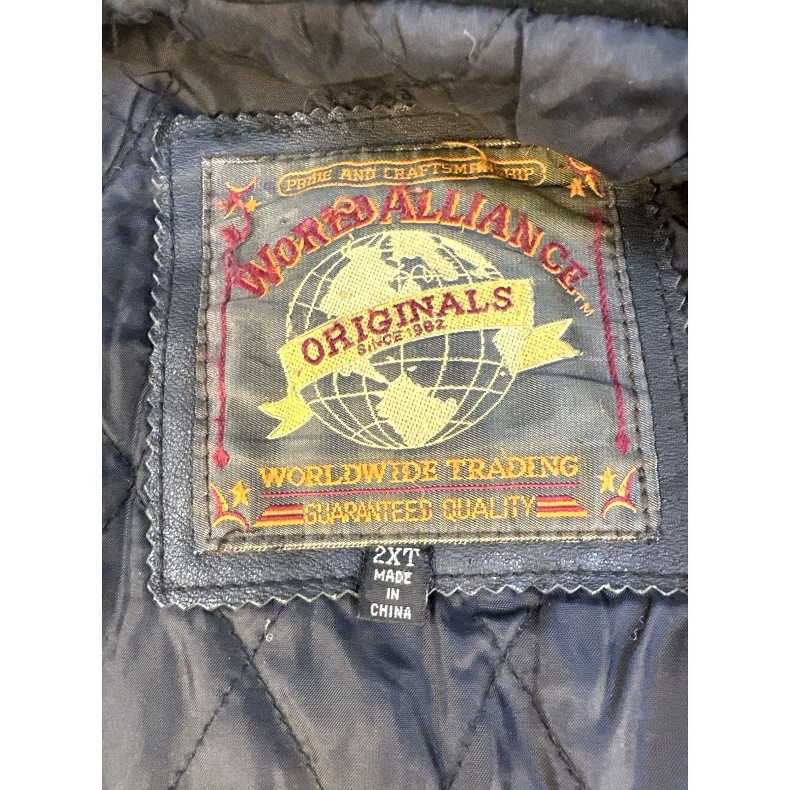 Vintage VINTAGE World Alliance Originals 2XT Black Leather Jacket Heavy Quilted Lined Pocket Mens 2XT Trench Coat Size US XXL / EU 58 / 5 - 6 Thumbnail