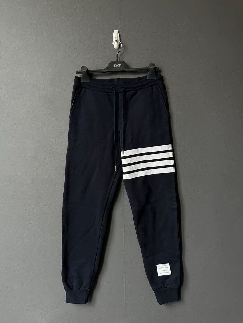 Thom Browne Thom Browne size0 Blue knit joggers Size US 29 - 1 Thumbnail