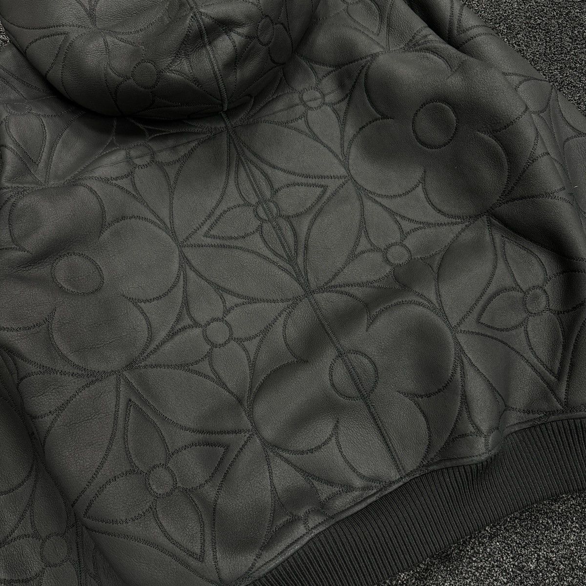 Louis Vuitton Louis Vuitton LV Flower Reversible Shearling Jacket IT48 Size US M / EU 48-50 / 2 - 7 Thumbnail