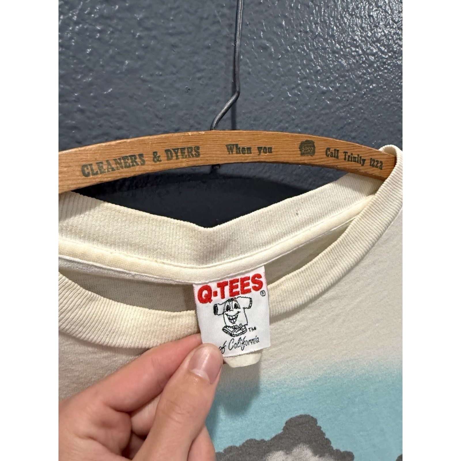 Catalina VINTAGE 90s PBY Catalina World War 2 Navy Plane White Tee Shirt 2XL T-Shirt Mens White 90s Planes Size US XXL / EU 58 / 5 - 2 Thumbnail