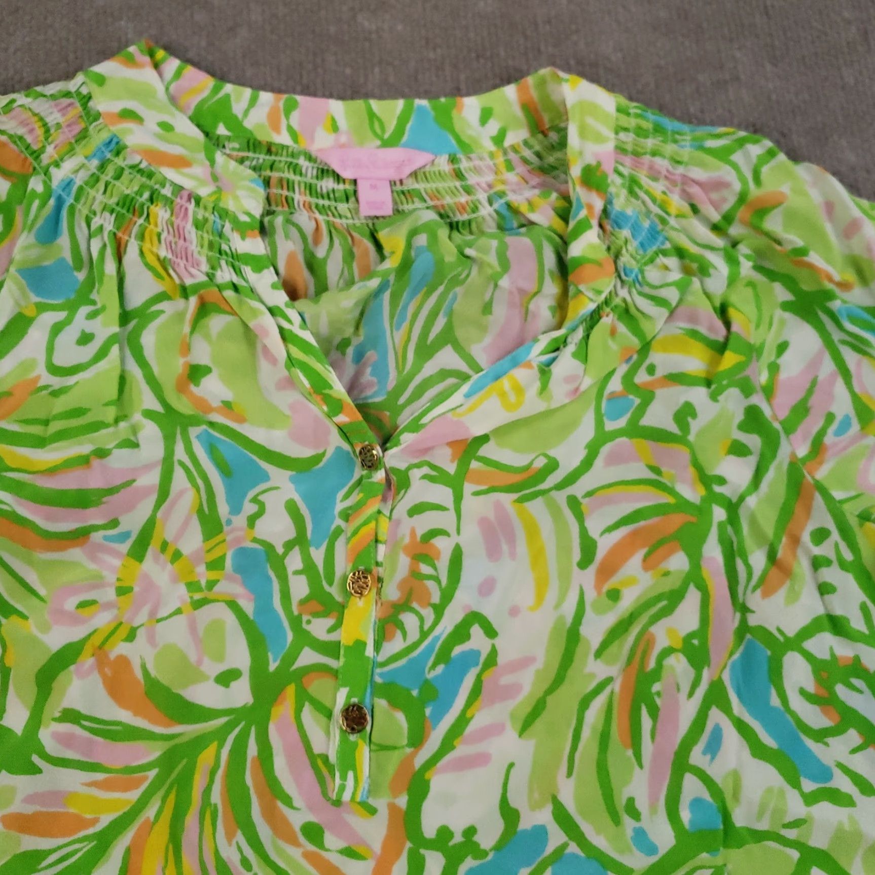 Lilly Pulitzer VINTAGE Lilly Pulitzer Women's Blouse Tunic Medium Green Silk Long Sleeve Floral Resort Beach Top Size M / US 6-8 / IT 42-44 - 6 Thumbnail
