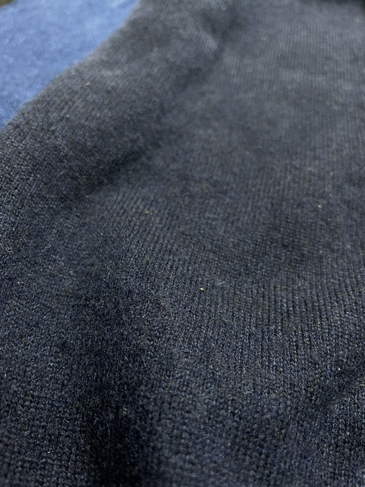 Alexander McQueen Alexander McQueen Silk Cashmere V-Neck Sweater S Size US S / EU 44-46 / 1 - 8 Thumbnail