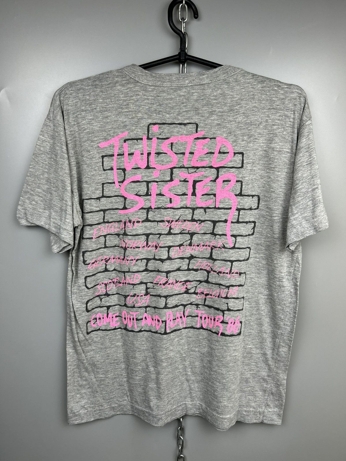 Band Tees × Vintage Vintage 1986 Twisted Sister Come Out And Play Tour Tee Size US S / EU 44-46 / 1 - 14 Thumbnail