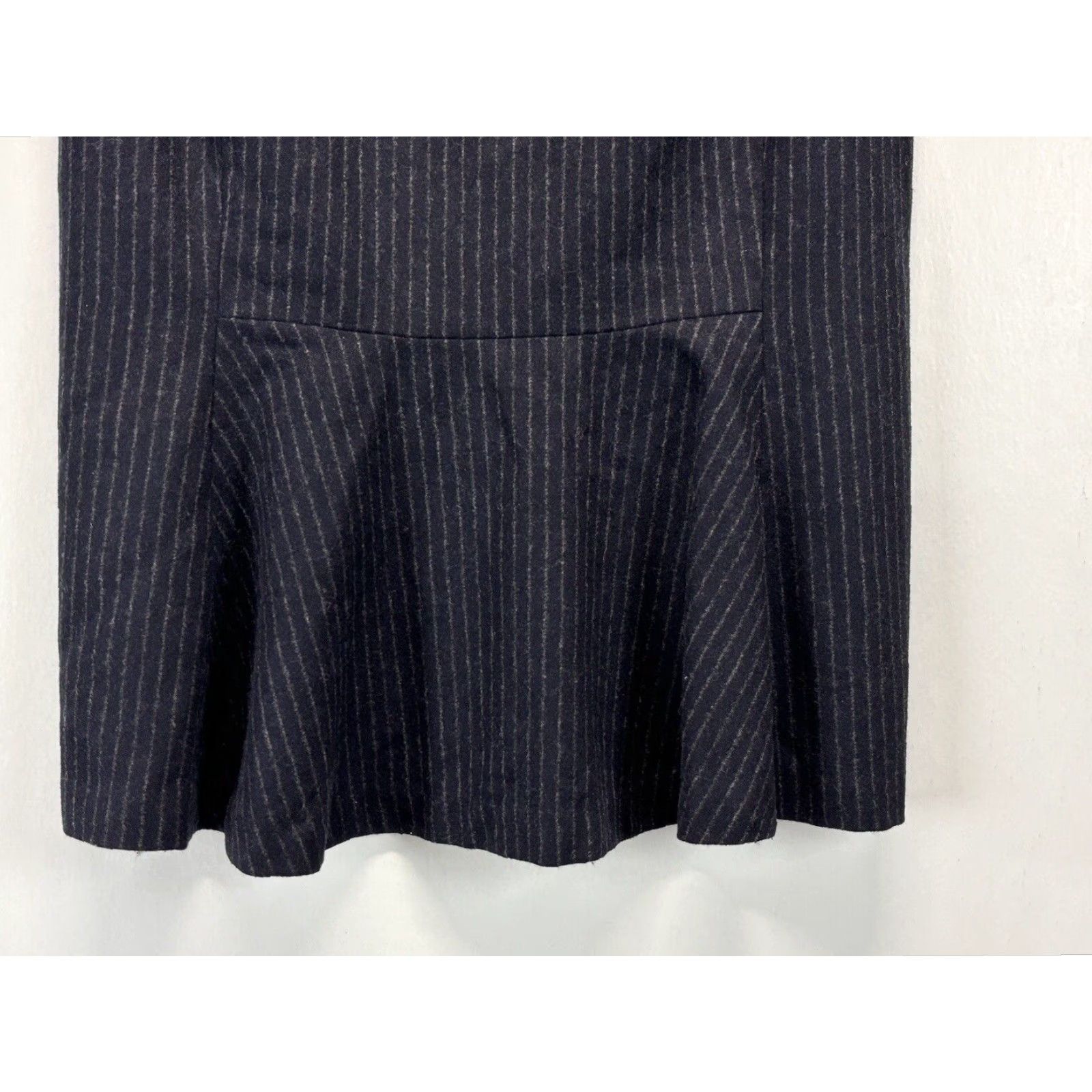 Ralph Lauren Ralph Lauren Rugby Wool Skirt, Size 8, Navy Blue, Pinstripe, Lined, Womens Size 30" / US 8 / IT 44 - 4 Thumbnail