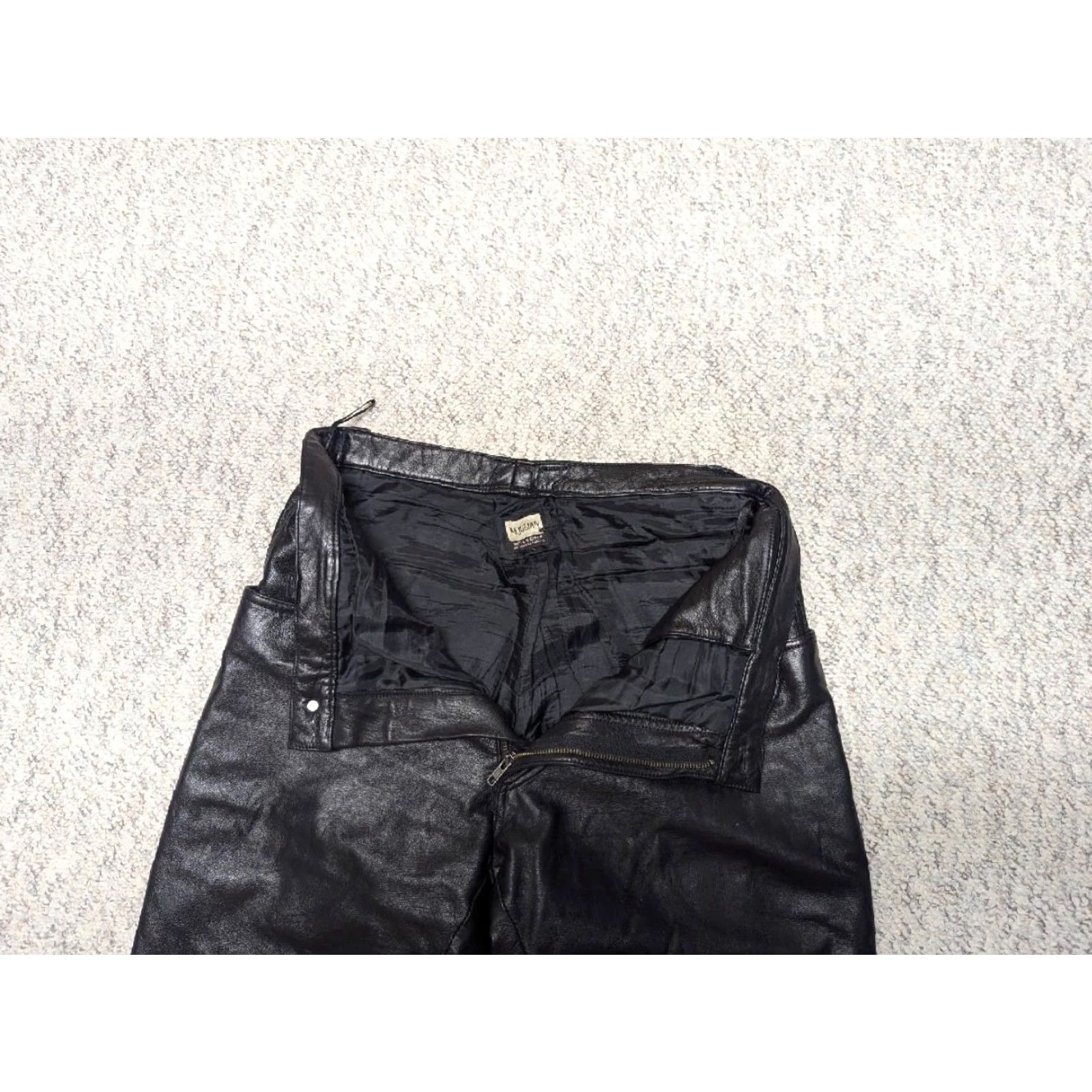 Vintage VINTAGE Wilsons Leather Pants 36x32 Black 1990s Y2K Cargo Jeans Motorcycle Relaxed Straight Mens Pants Leather Cargo Pocket Jeans Size US 36 / EU 52 - 4 Thumbnail
