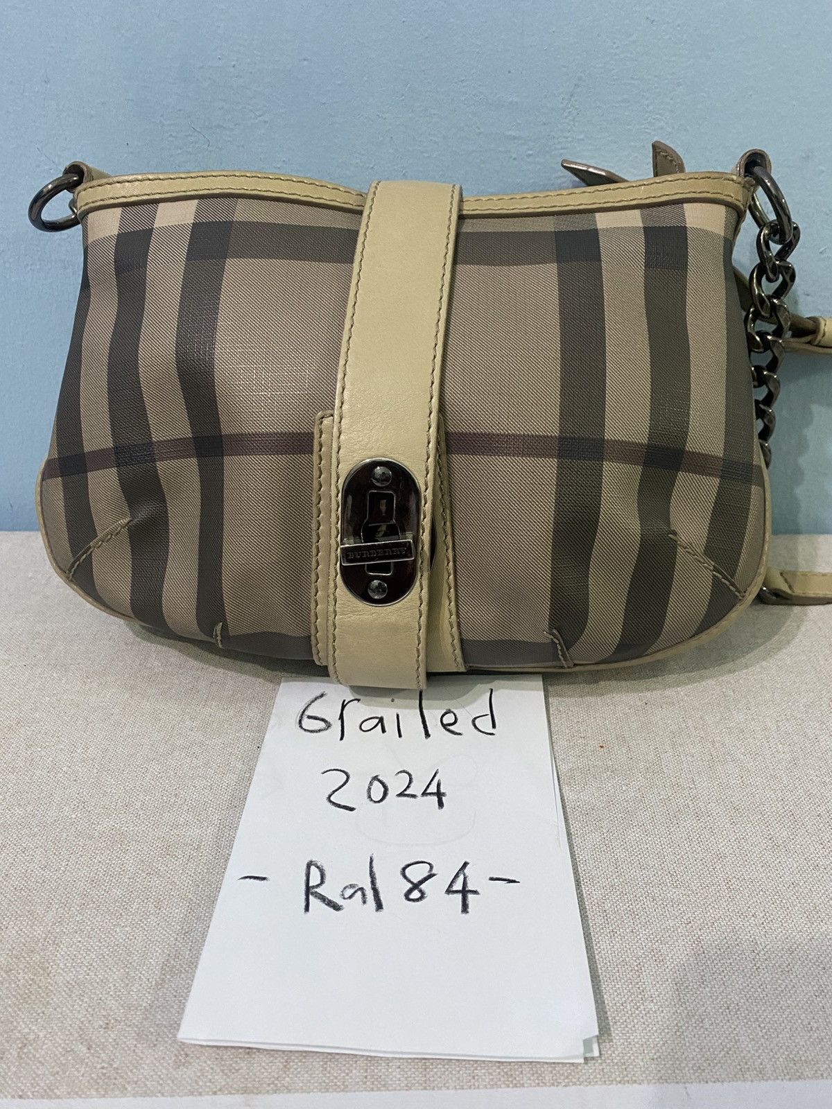 Burberry × Vintage Vintage Burberry Cross Body Bag Size ONE SIZE - 11 Thumbnail