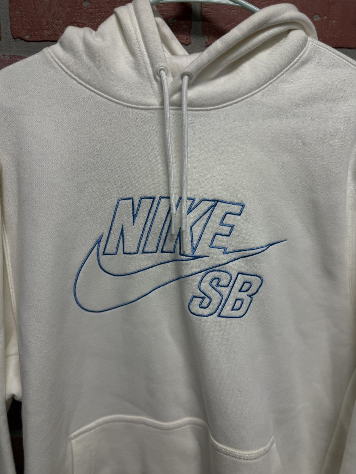 Nike RARE Nike SB Hoodie Size XL Clean 🧼 White Blue Size US XL / EU 56 / 4 - 5 Thumbnail
