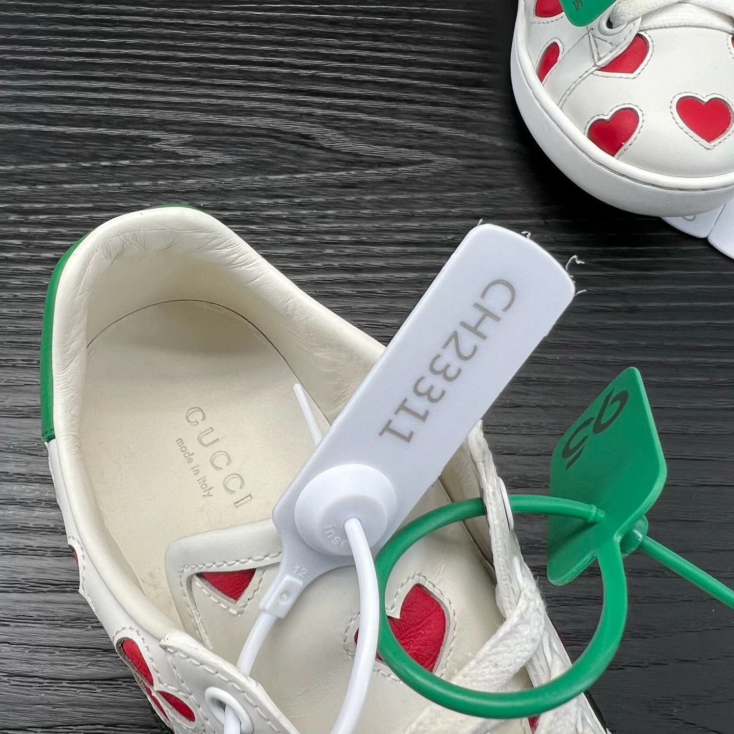 Gucci Gucci Ace White Red 35 V-Day Size US 4 / IT 34 - 9 Thumbnail