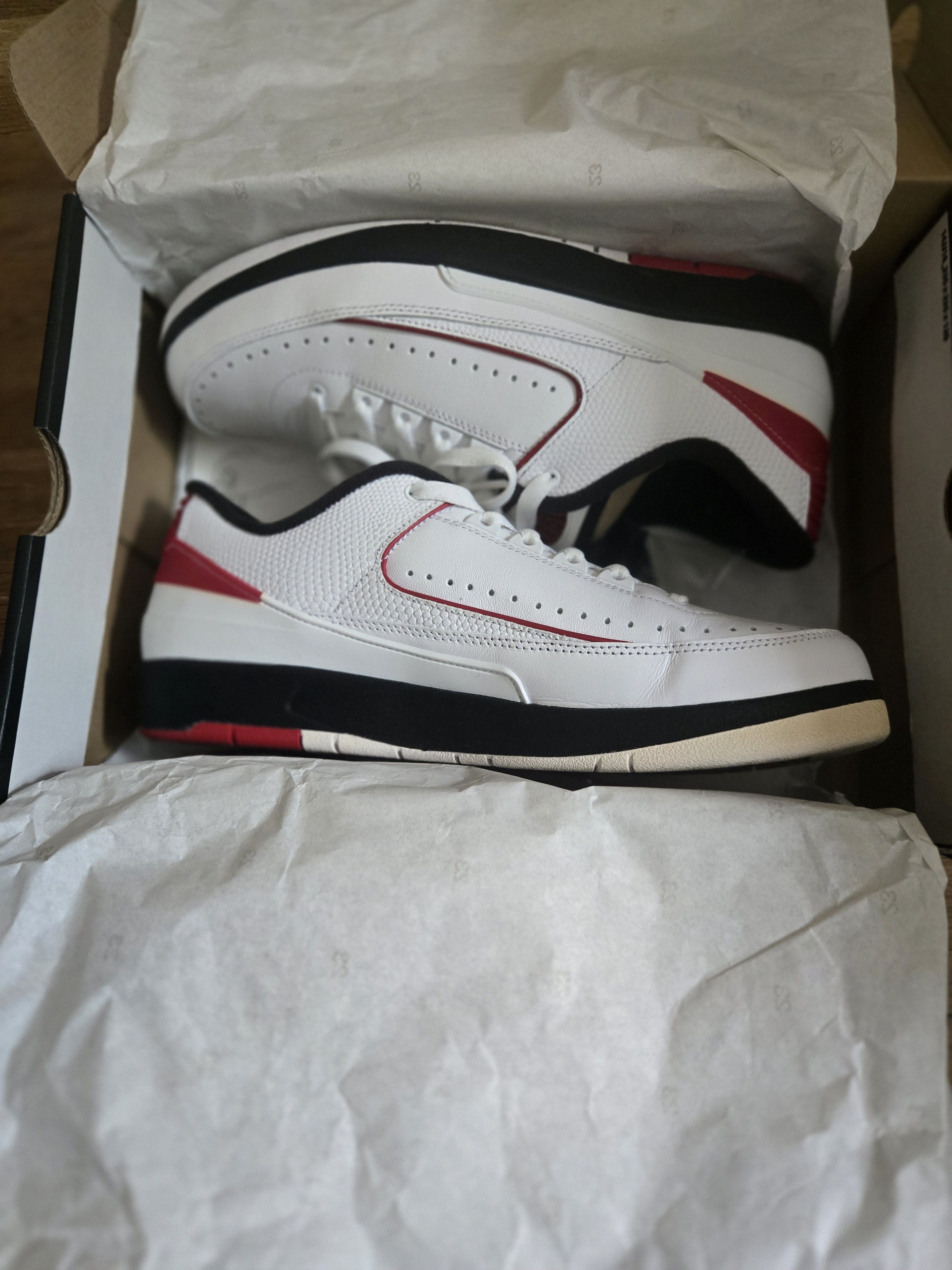 Jordan Brand Jordan 2 low retro Chicago Bulls Size US 10 / EU 43 - 1 Thumbnail