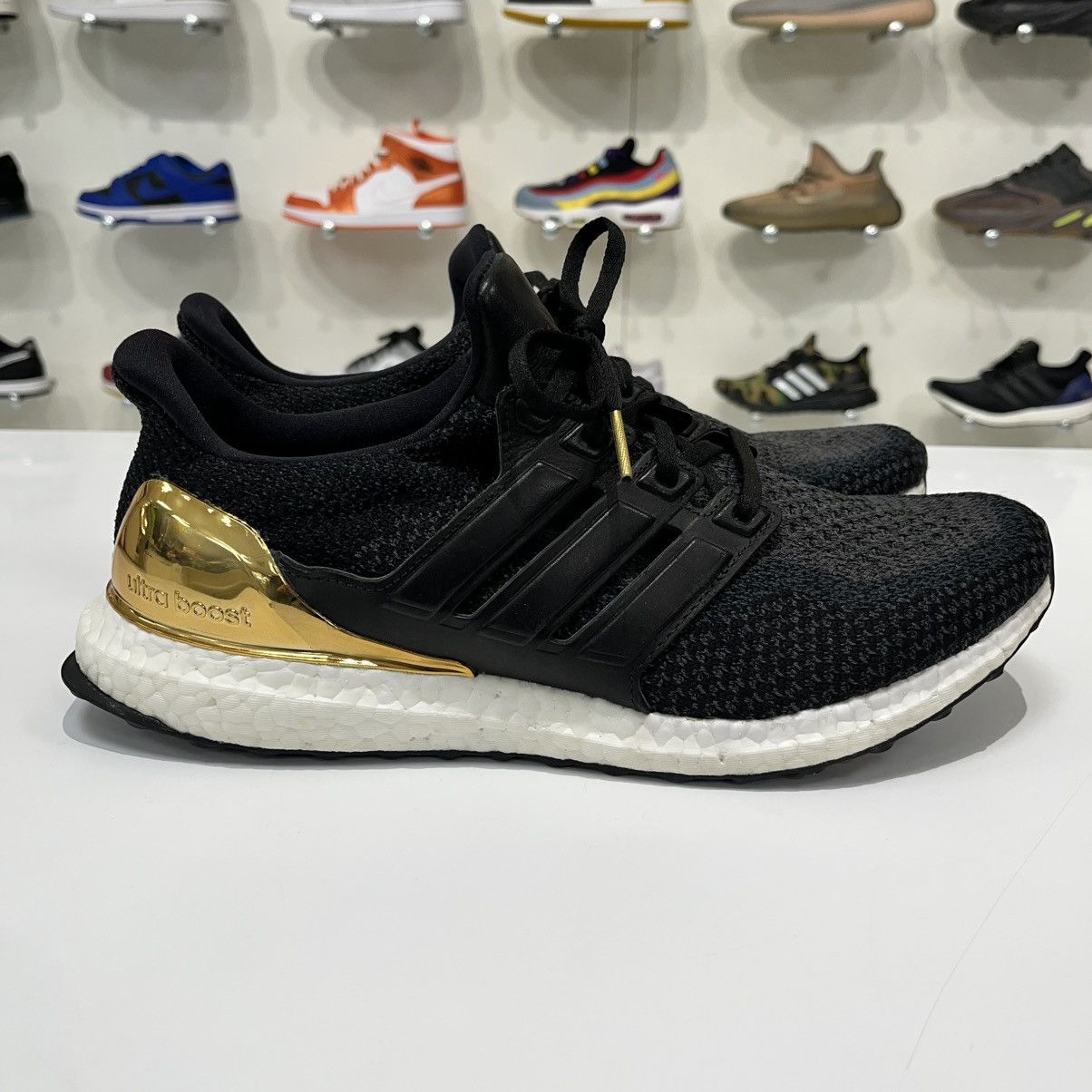 Adidas Adidas Ultra Boost 2.0 Gold Medal Size US 11 / EU 44 - 7 Thumbnail